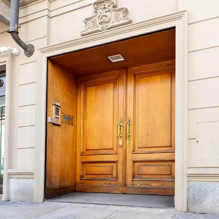 Appartement -porta Nuova-alpitour- X5 With A-c And Wi-fi Turin