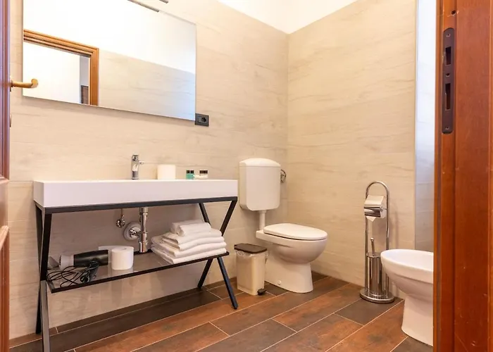Apartment -porta Nuova-alpitour- X5 With A-c And Wi-fi *
